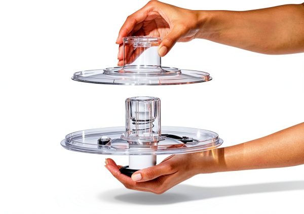 OXO Good Grips Salad Spinner | Lettuce Spinner | Fruit Washer | Fruit Washing Bowl with Strainer | Vegetable Cleaner | Salad Cleaner | Lettuce Washer | 6.22 Quart Capacity-4
